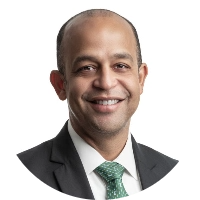 Melvin Felipe Deschamps - Vicepresidente de Finanzas y Planificación.